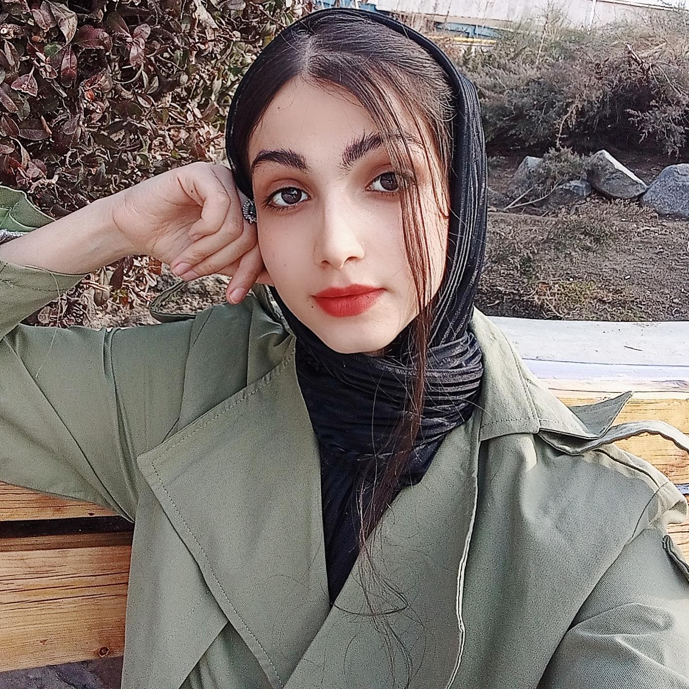 یسنا صالحی
